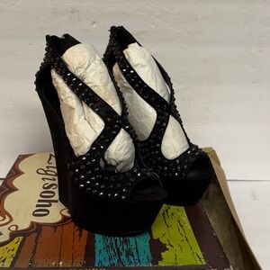 Zigi Soho Black Studded Wedge Sandals